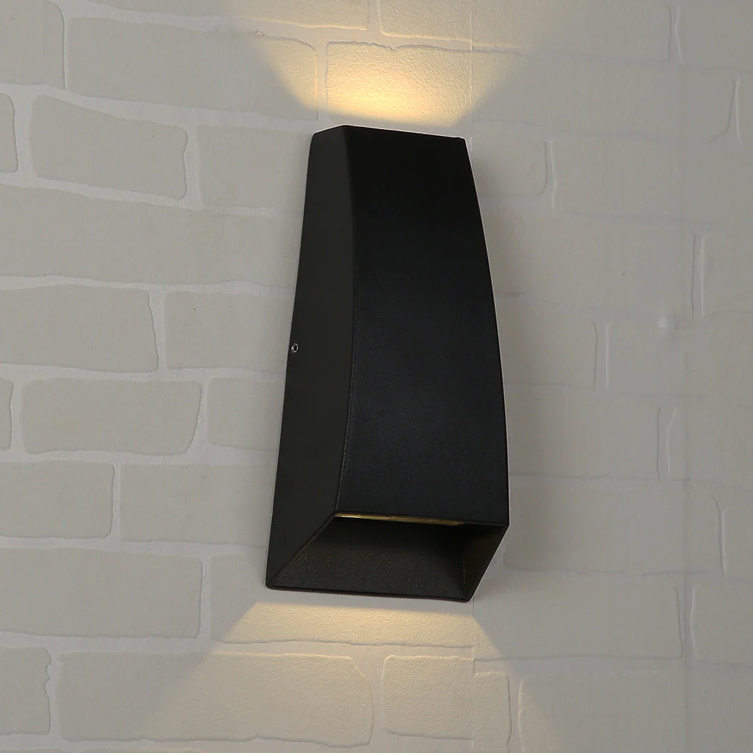 Modern Wall Light 2